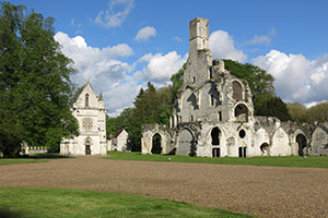 Ruines_abbaye_de_Chaalis_300x200